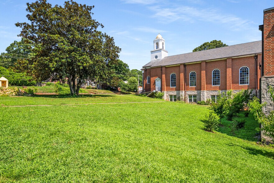 More Photos Of 1776 Sylvan Rd SW, Atlanta Religious Facility For Sale