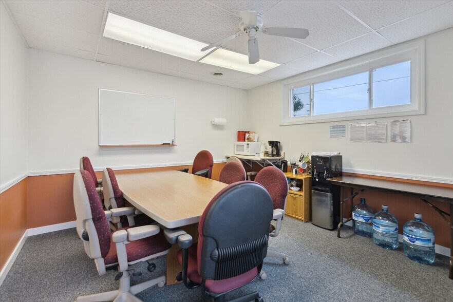 More Photos Of 1000 N Johnson St, Bay City Medical For Sale