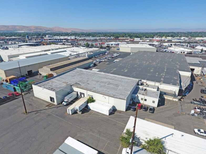 More Photos Of 911 S 3rd St, Yakima Truck Terminal For Lease