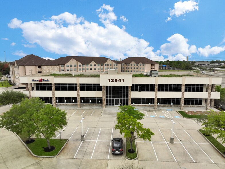More Photos Of 12941 Gulf Fwy, Houston Office For Lease