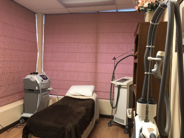 More Photos Of 3 Boyle Rd, Selden Medical For Sale