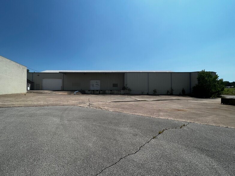 More Photos Of 6310 E 13th St, Tulsa Manufacturing For Sale