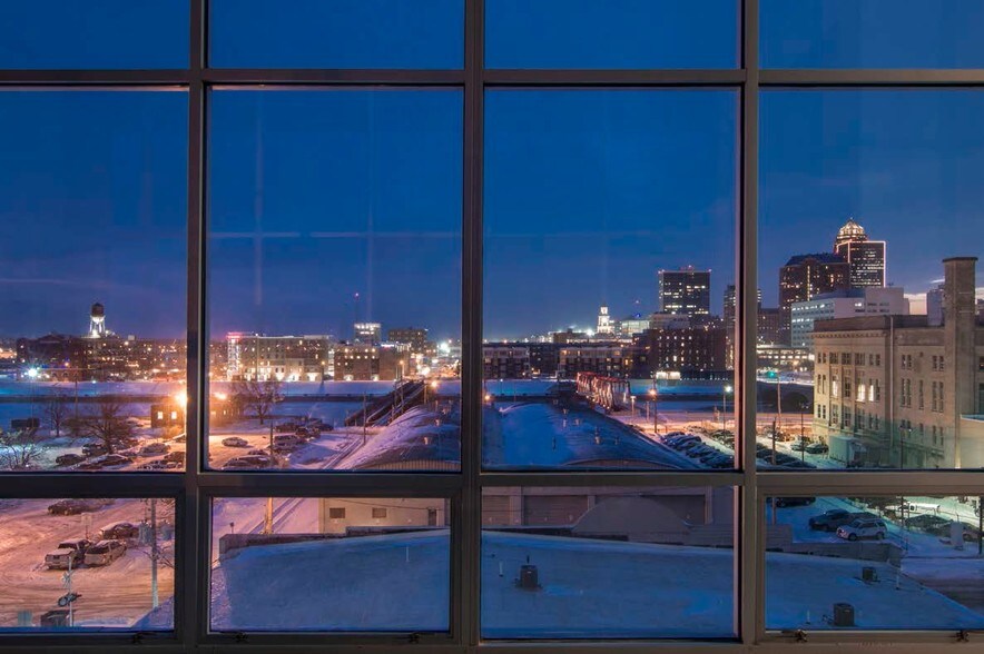 More Photos Of 130 E 3rd St, Des Moines Office For Lease