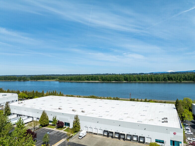 More Photos Of 5220-5232 NE 152nd Pl, Portland Warehouse For Lease