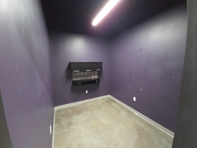 More Photos Of 7510 N Oak Trfy, Gladstone Apartments For Lease