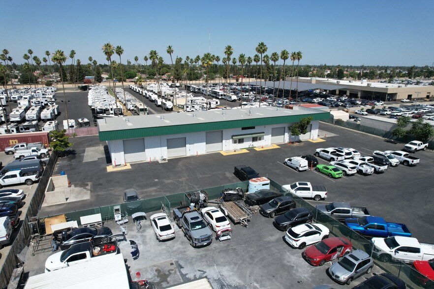 More Photos Of 5401 Gasoline Alley Dr, Bakersfield Service For Lease