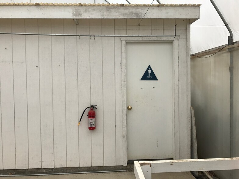 More Photos Of 501 Osborne St, Vista Winery Vineyard For Lease