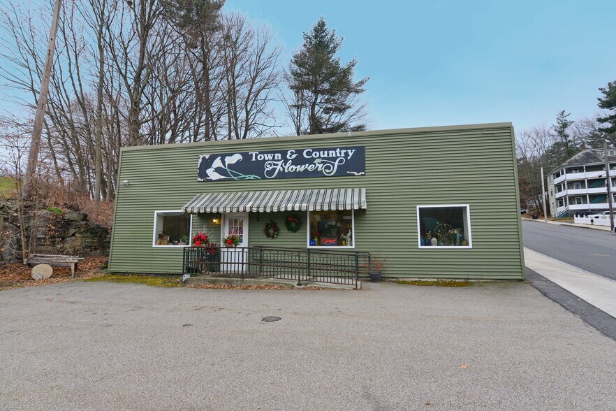 More Photos Of 9 Main St, Southbridge Freestanding For Sale