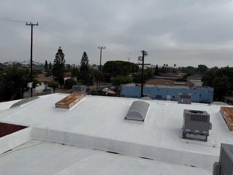 More Photos Of 3601-3605 E 8th St, Los Angeles Distribution For Lease