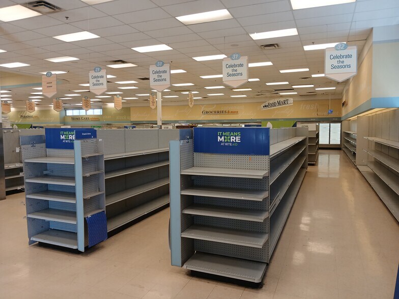 More Photos Of 47985 Monroe St, Indio Drugstore For Lease