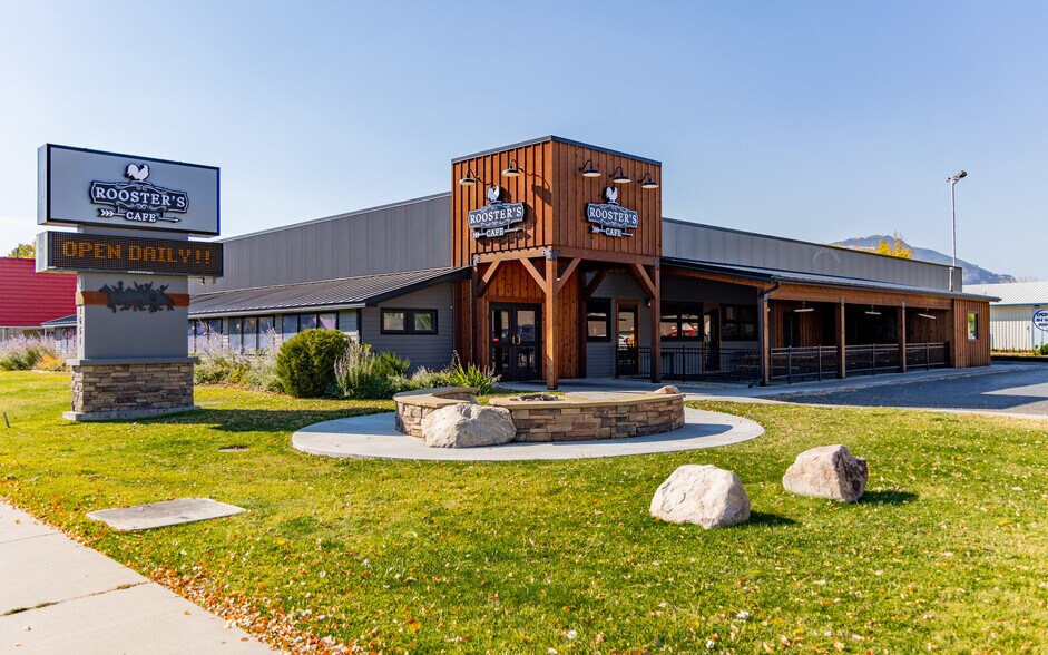 More Photos Of 1651 8th St, Cody Restaurant For Lease