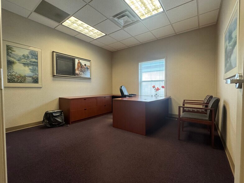 More Photos Of 1412 S Main St, Findlay Bank For Sale