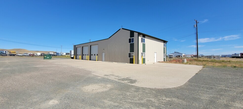 More Photos Of 3101 Vaughn Rd, Great Falls Flex For Sale