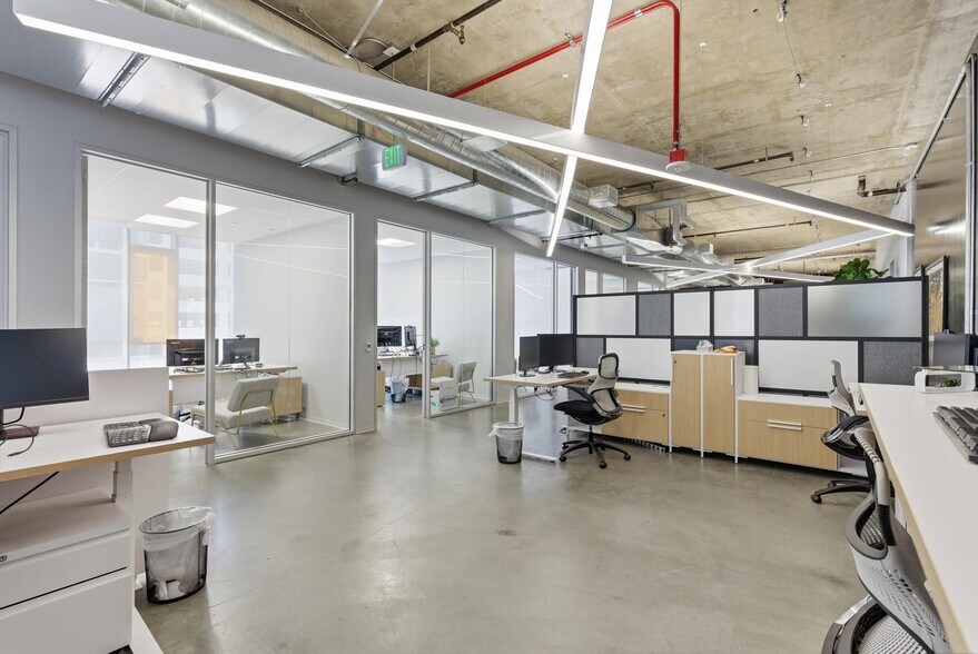More Photos Of 6555 Barton Ave, Los Angeles Office For Lease