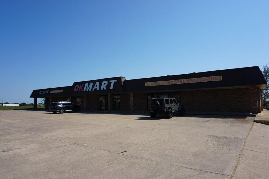 More Photos Of 804 Shannon Rd E, Sulphur Springs Freestanding For Sale