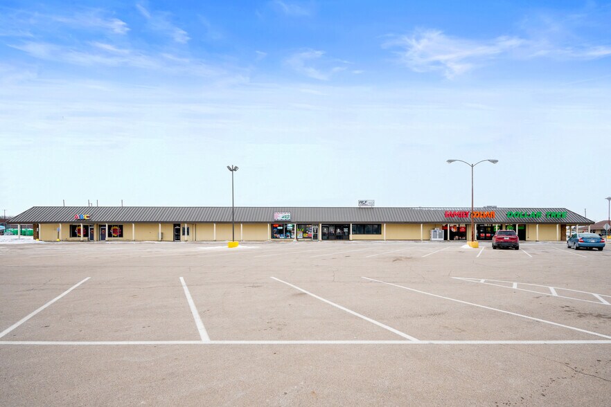 Primary Photo Of 918 E Washington St, Winchester Freestanding For Lease