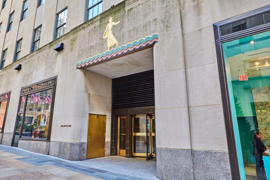 More Photos Of 610 Fifth Ave, New York Office For Lease