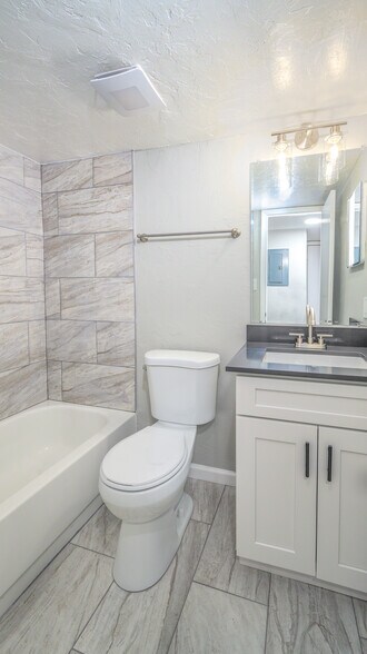 More Photos Of 1533 S Bronough St, Tallahassee Apartments For Sale
