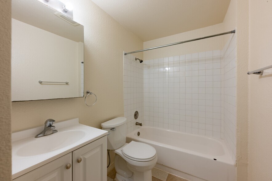 More Photos Of 2712-2716 South 12th Street, Tacoma Apartments For Sale