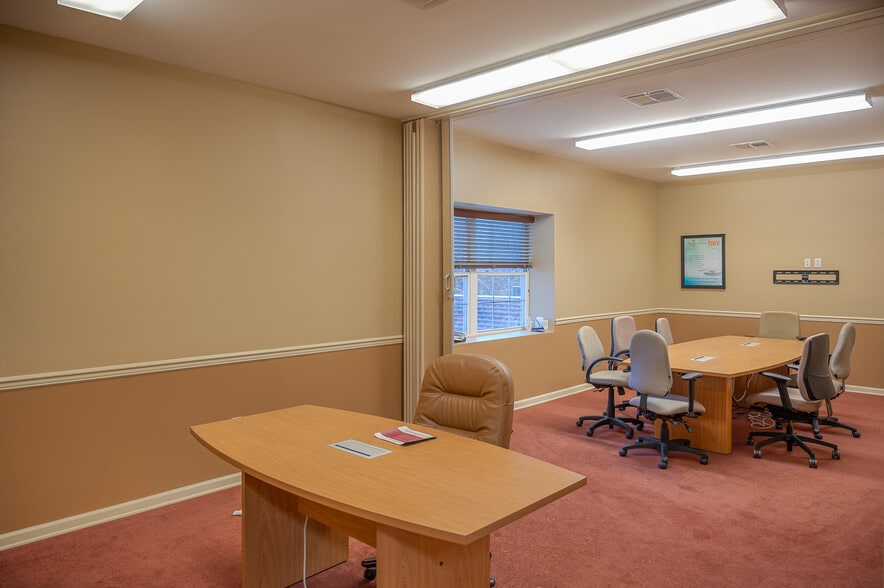 More Photos Of 105 River Ave, Lakewood Office For Lease