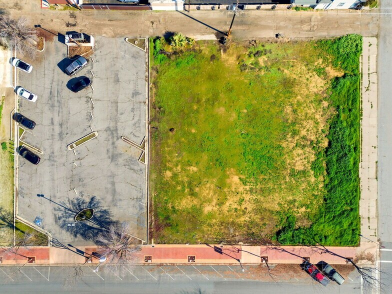 More Photos Of 190 S Elmwood Ave, Lindsay Land For Sale