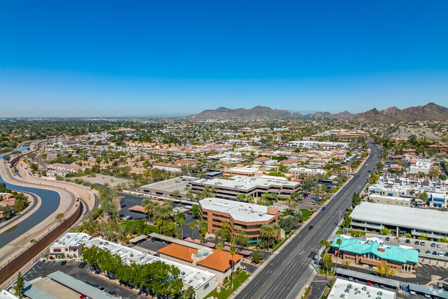 More Photos Of 7250 N 16th St, Phoenix Office For Sale