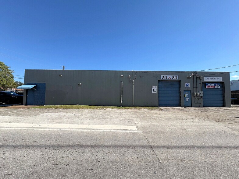 More Photos Of 1400 NE 131st St, North Miami Warehouse For Lease