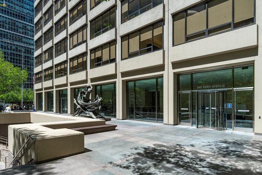 More Photos Of 345 Park Ave, New York Office For Lease