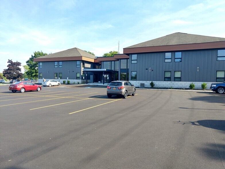 More Photos Of 300 White Spruce Blvd, Rochester Medical For Lease