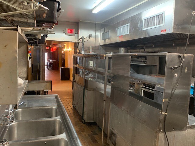 More Photos Of 38-40 S 19th St, Philadelphia Restaurant For Lease