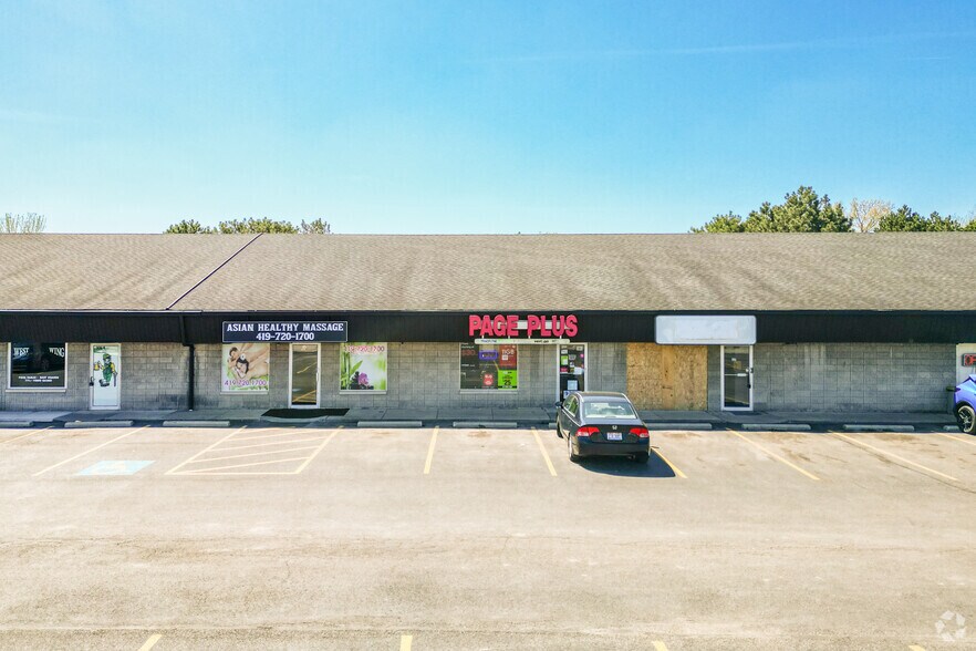 More Photos Of 309-337 Alexis Rd, Toledo General Retail For Sale