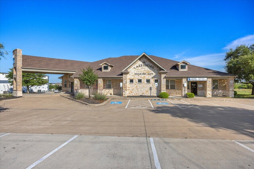 More Photos Of 1305 Paluxy Rd, Granbury Medical For Sale