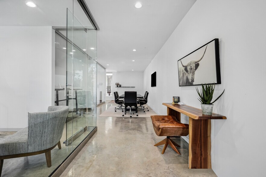 More Photos Of 2208 Lake Austin Blvd, Austin Office Residential For Sale