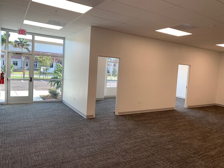 More Photos Of 14661 Jetport Loop, Fort Myers Unknown For Lease