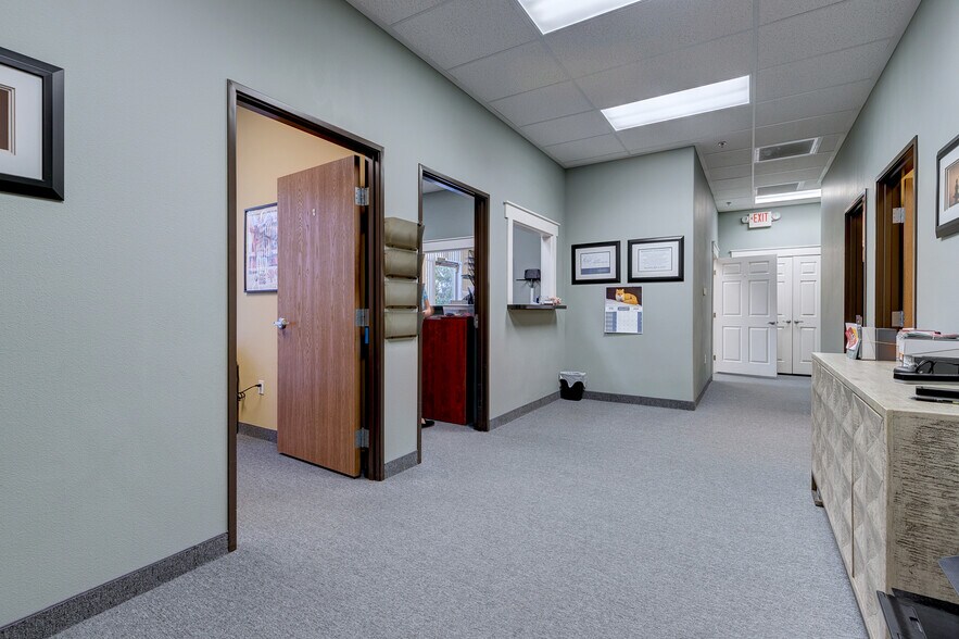 More Photos Of 2461 W Horizon Ridge Pky, Henderson Medical For Lease