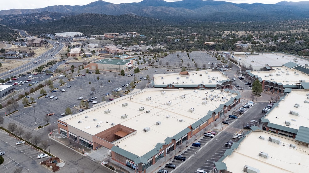 More Photos Of 3250 Gateway Blvd, Prescott Unknown For Lease