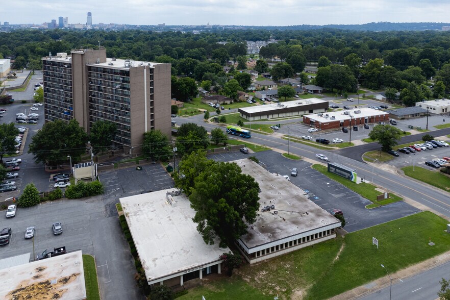 More Photos Of 324 W Pershing Blvd, North Little Rock Office For Sale
