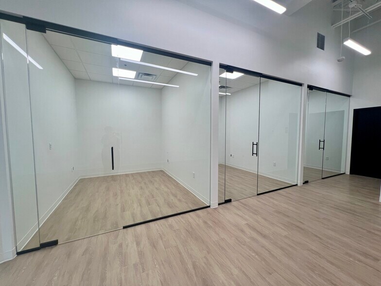 More Photos Of 11602 Lake Underhill Rd, Orlando Flex For Lease