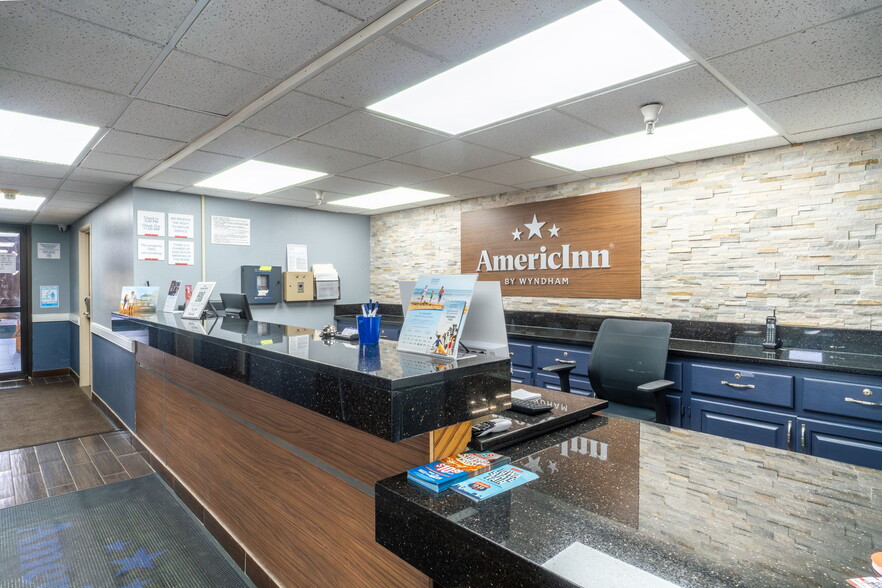 More Photos Of 4230 S Lewis Blvd, Sioux City Hotel For Sale