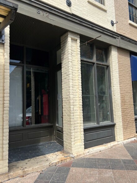 More Photos Of 314 Congress Ave, Austin Storefront Retail Office For Lease
