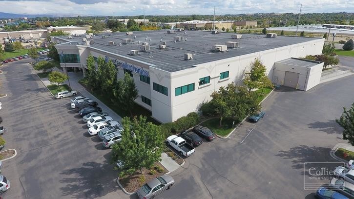 More Photos Of 1550 S Tech Ln, Meridian Showroom For Lease