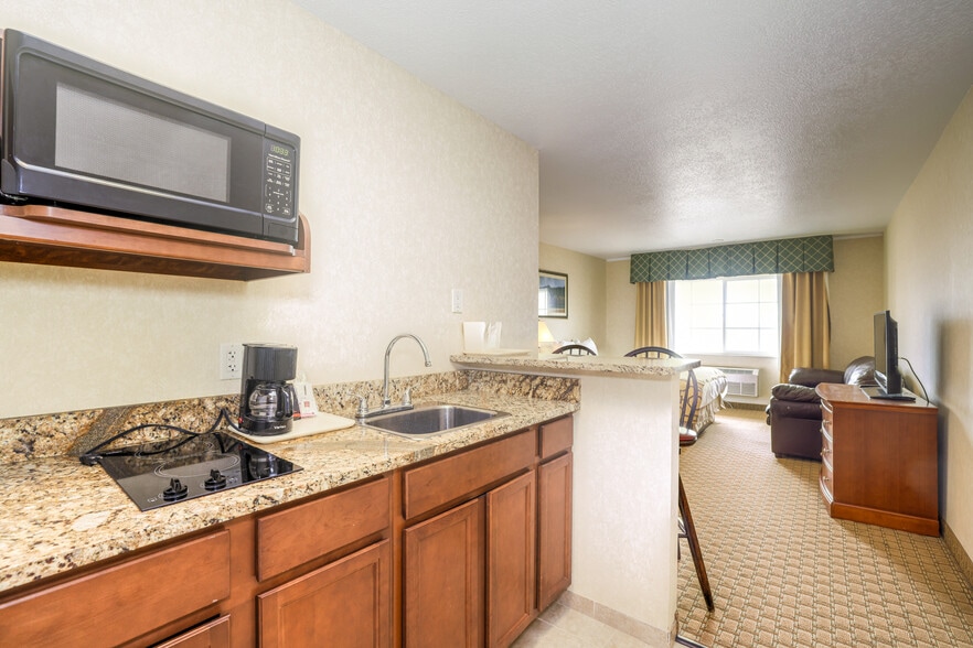 More Photos Of 14378 US 34, Fort Morgan Hotel For Sale