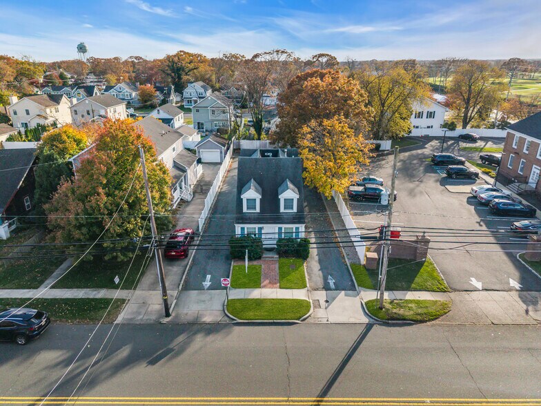 More Photos Of 613 Warren Ave, Spring Lake Office For Sale