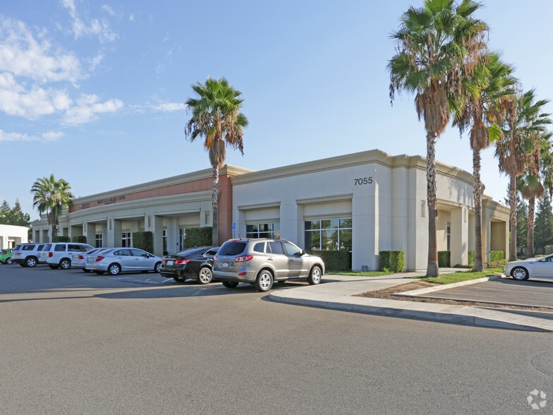More Photos Of 7055 N Chestnut Ave, Fresno Medical For Sale