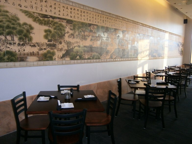 More Photos Of 940 Hansen Rd, Green Bay Storefront For Lease