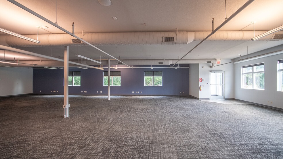 More Photos Of 3420 Lakeridge Pl NW, Rochester Office For Lease