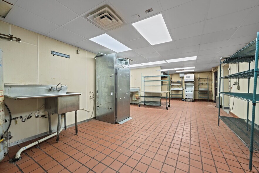 More Photos Of 1301 Gum Branch Rd, Jacksonville Restaurant For Sale