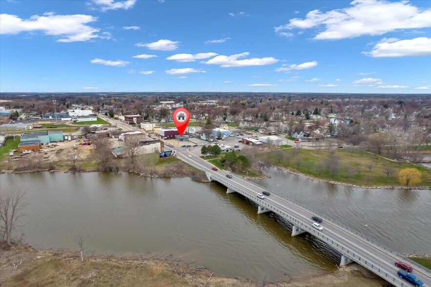 More Photos Of 200 Salzburg Ave, Bay City Freestanding For Lease