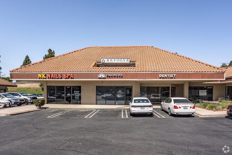 More Photos Of 2001-2099 E Orangethorpe Ave, Placentia Unknown For Lease