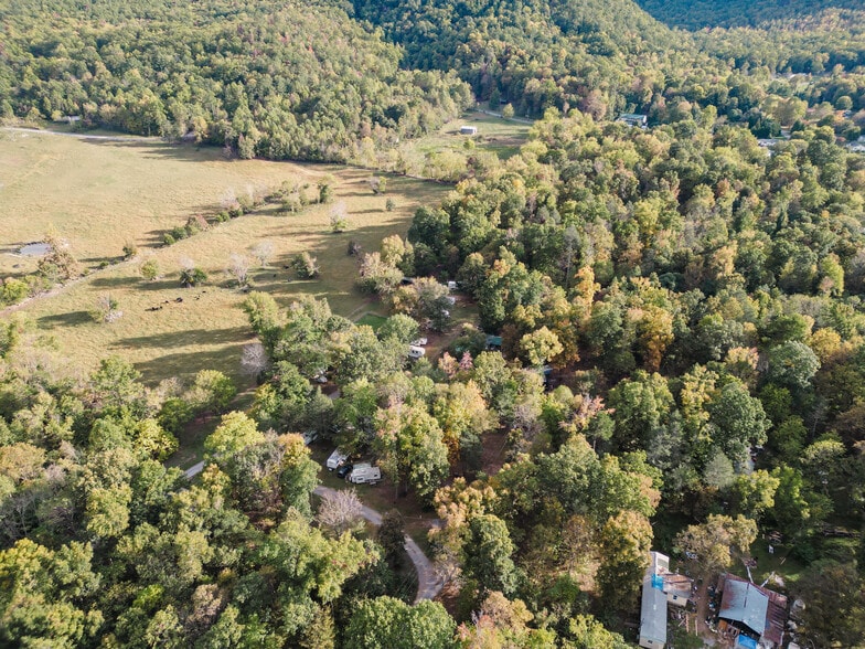 More Photos Of 78 Pebble Mountain Cir, Chuckey Trailer Camper Park For Sale